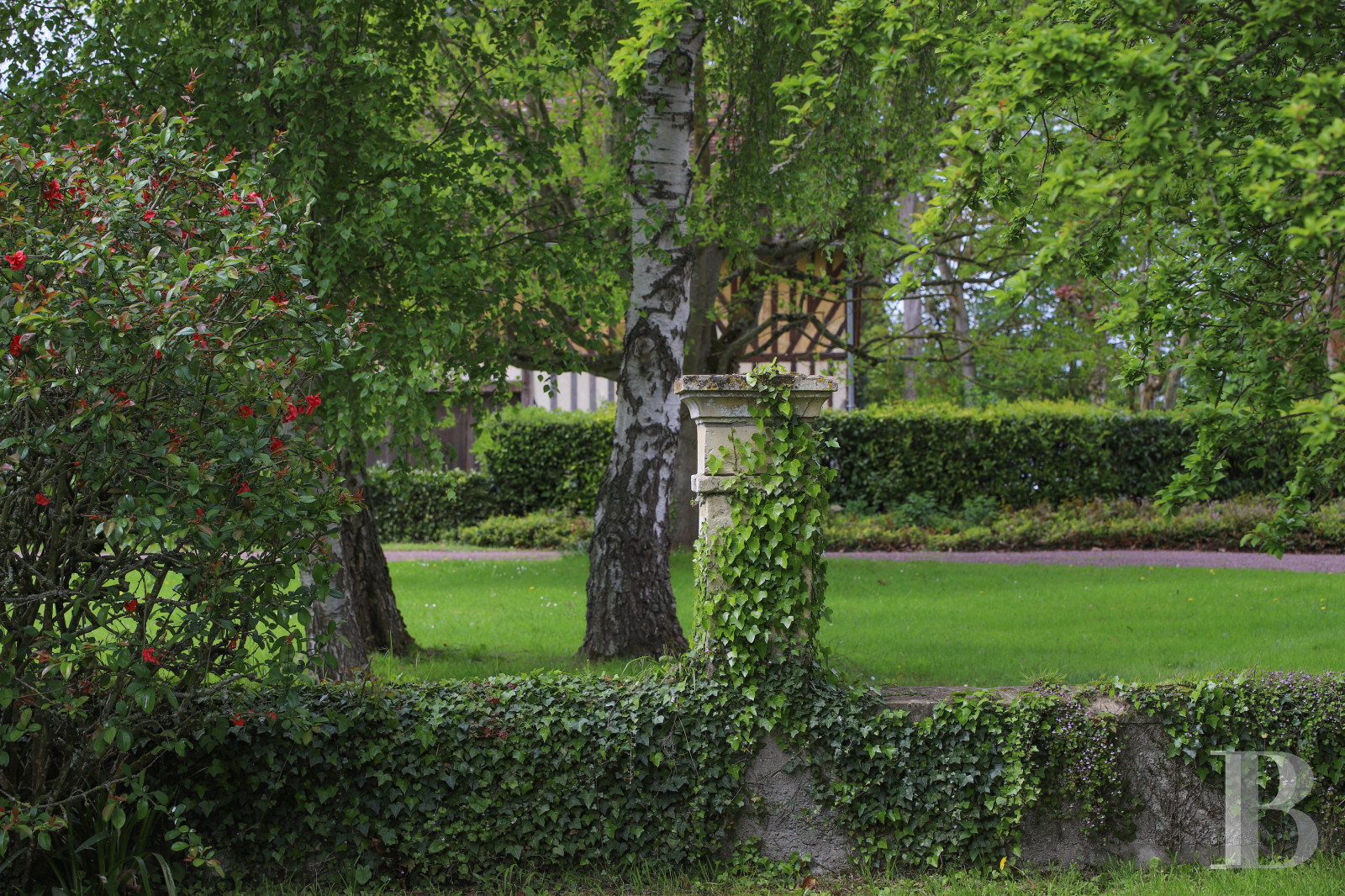 A 19th-century house bordered by a moat, in the Pays d'Auge region, in Normandy  - photo  n°8